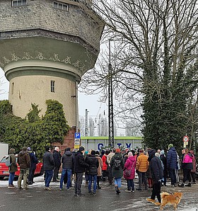 Der Wasserturm von 1912 ist das Wahrzeichen von Bischofsheim und erinnert an die großen Zeiten der Dampfloks.  